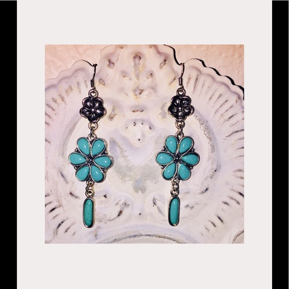 Cavenders Western Store Jewelry - BUNDLE💞DEBBIES. SILVER  TURQUOISE FLOWER EARRINGS